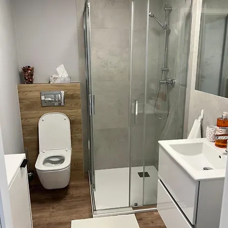 - Zwycieska Free Garage Апартаменты