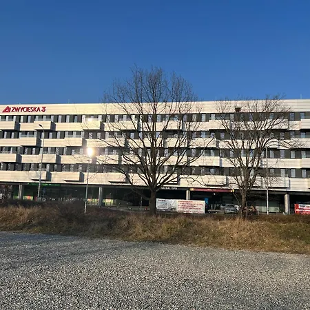 - Zwycieska Free Garage Апартаменты