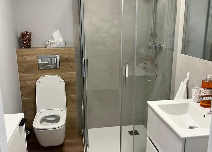 - Zwycieska Free Garage 아파트