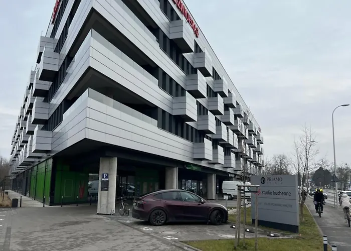 - Zwycieska Free Garage 아파트 *